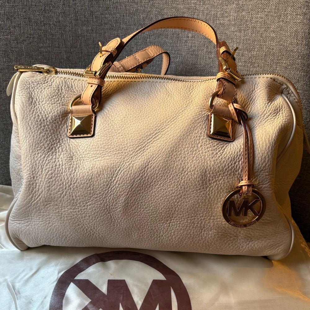 Michael Kors 100% Soft Pebble Leather Satchel Handbag Cream Color.Gorgeous! NWOT
